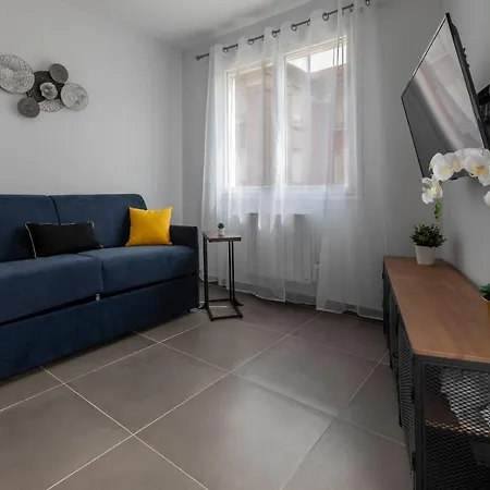 Loc Trotteur Le Graphite T2 Grand Confort Terrasse Apartman Lourdes