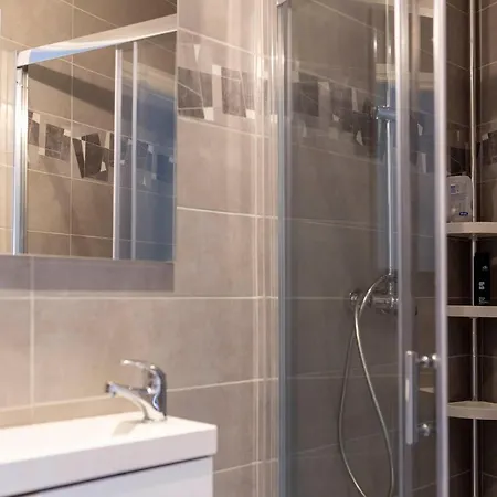 Διαμέρισμα Loc Trotteur Le Graphite T2 Grand Confort Terrasse Λούρδη